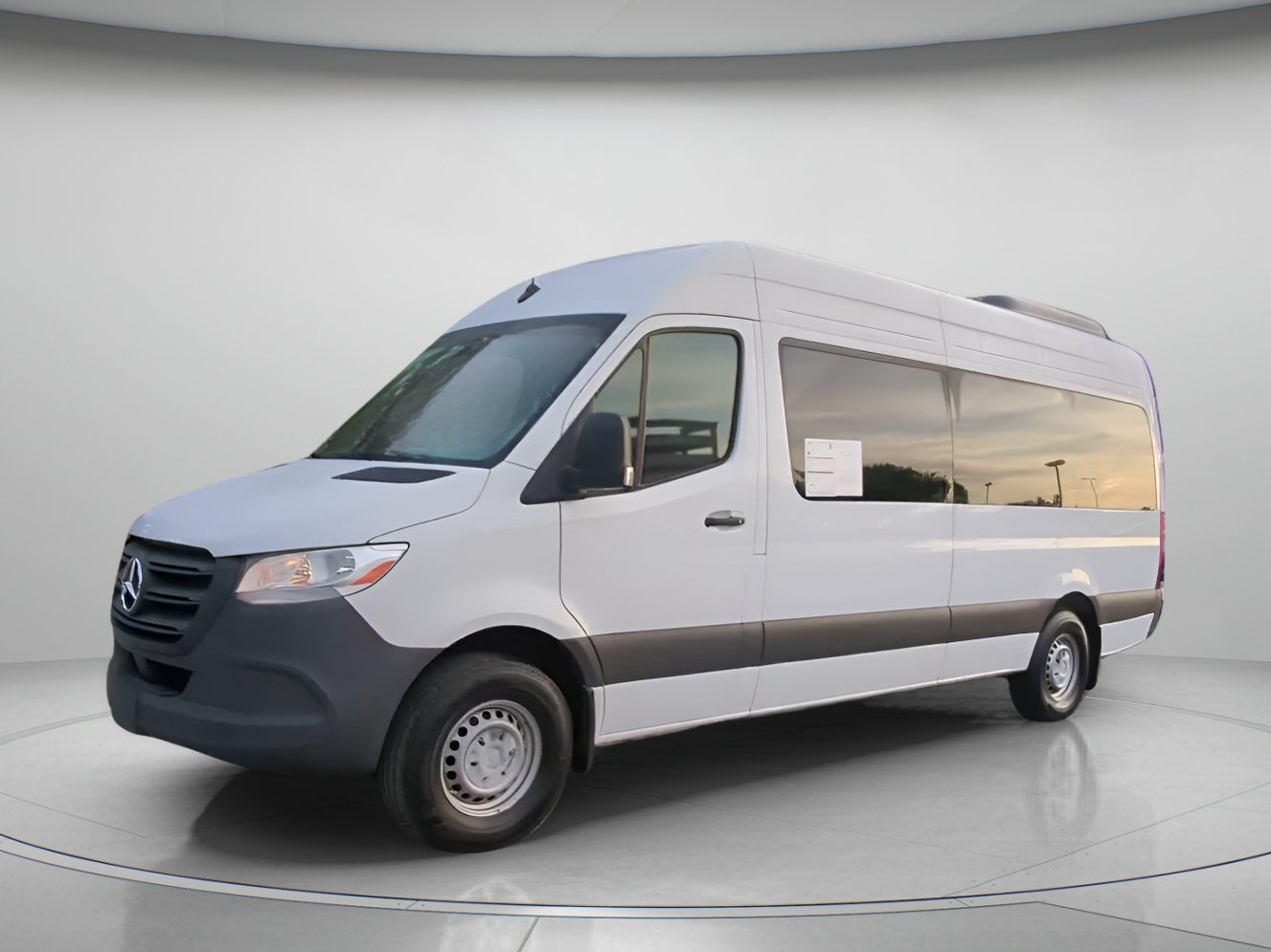 Used 2025 Mercedes-Benz Sprinter 2500 image 10