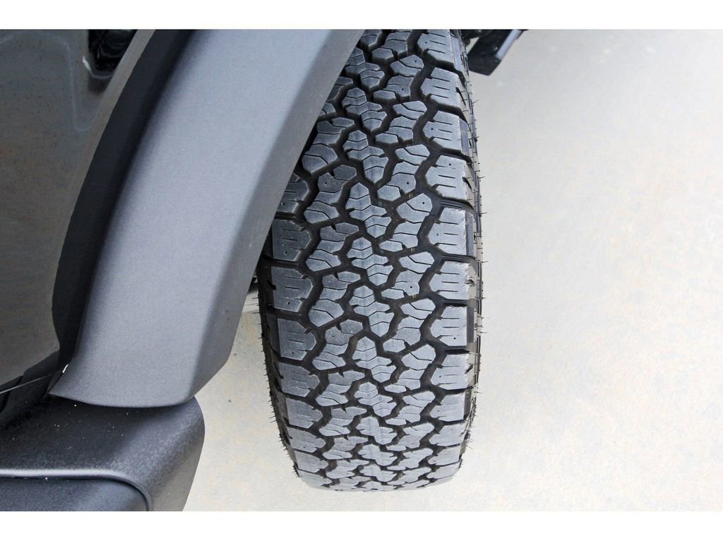 Certified 2024 Ford Bronco Black Diamond AWD/4WD image 31