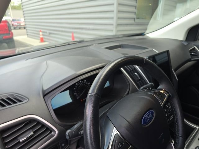 Certified 2024 Ford Edge SEL image 9