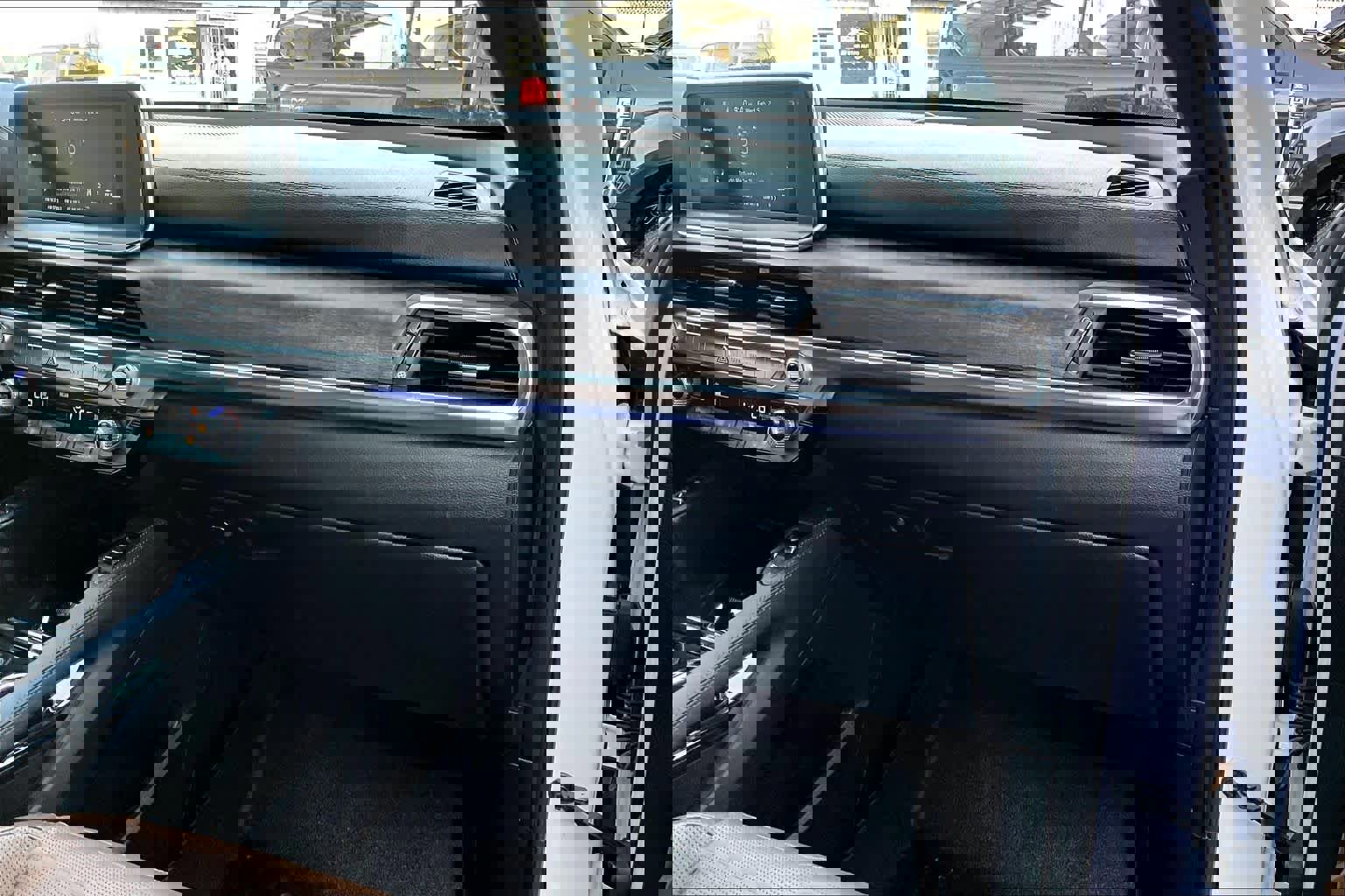 Used 2022 Kia Telluride SX w/ SX Prestige Package image 21