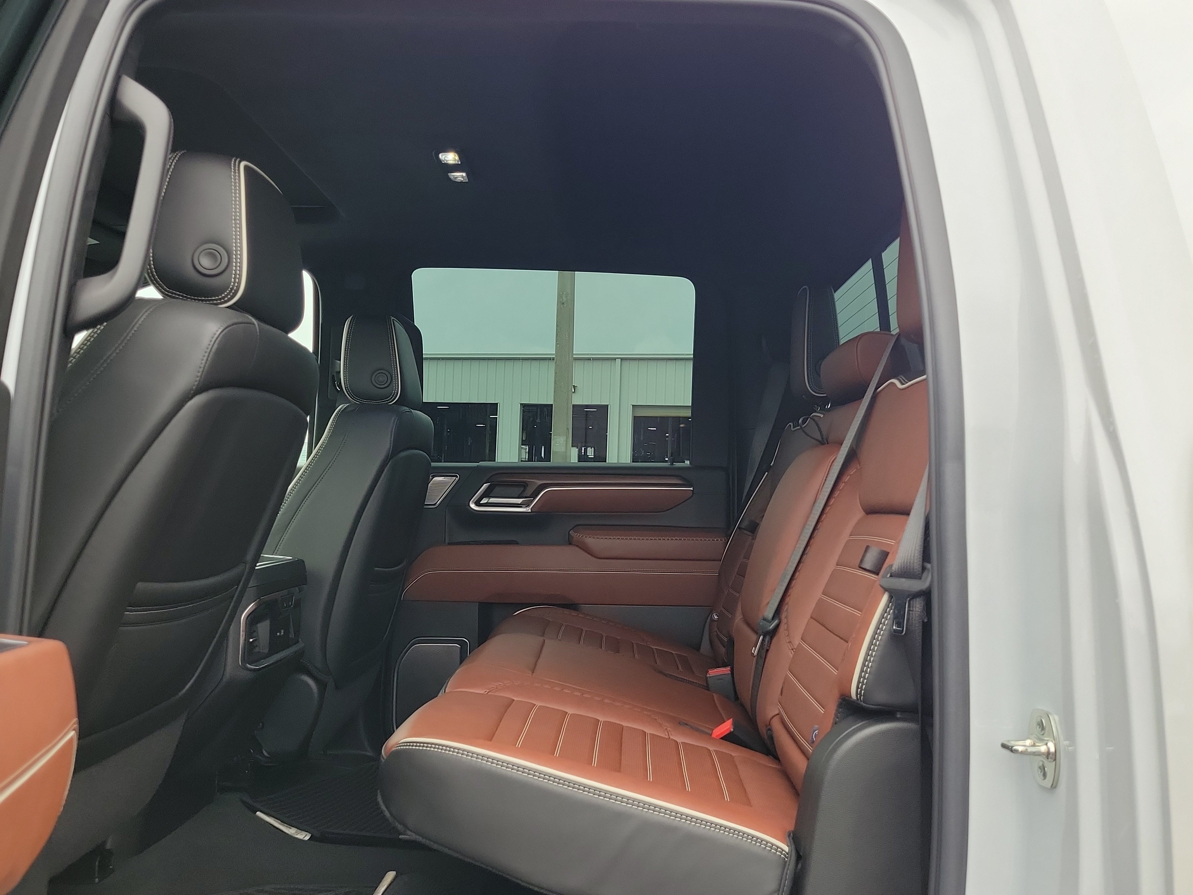 Used 2025 GMC Sierra 2500 Denali Ultimate AWD/4WD image 12
