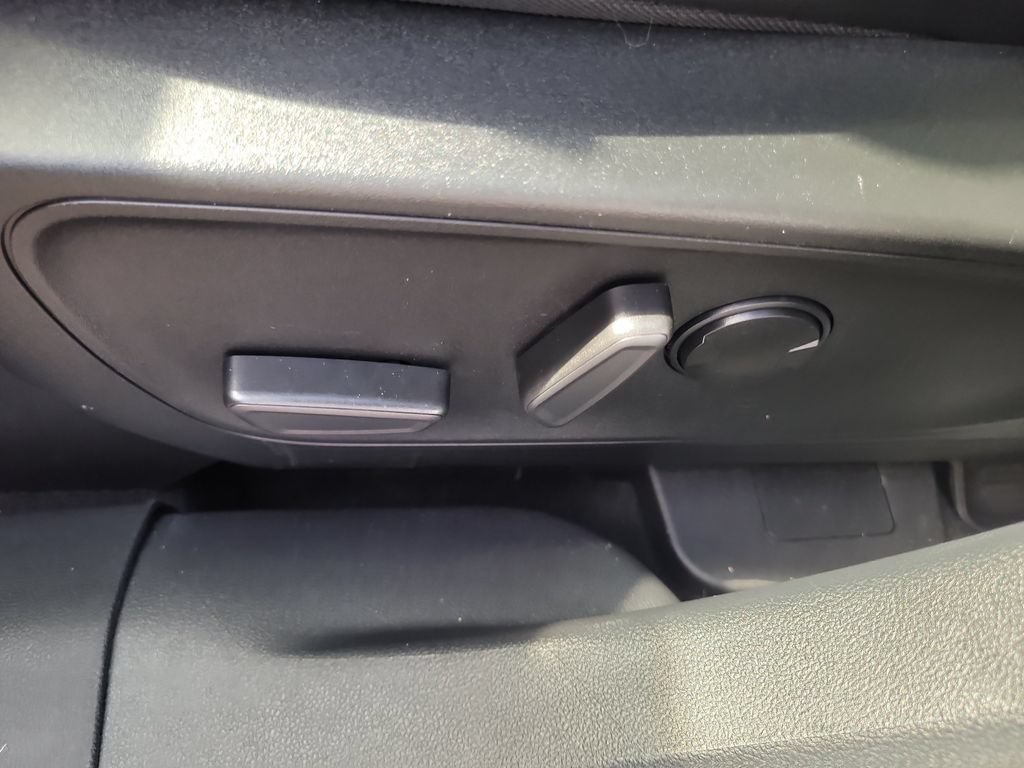 Certified 2022 Ford Escape SEL w/ Technology Package FWD image 18