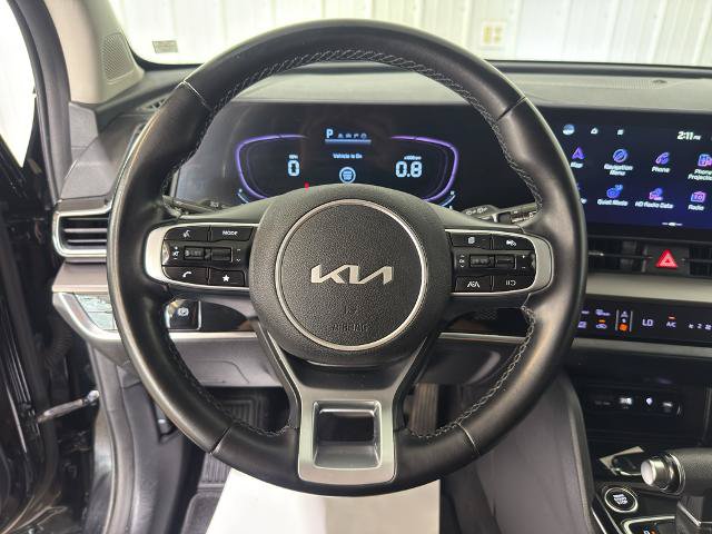 Used 2023 Kia Sportage EX FWD image 3
