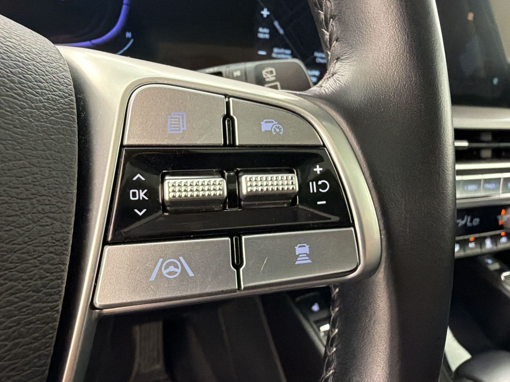 Used 2025 Kia Telluride S FWD image 15