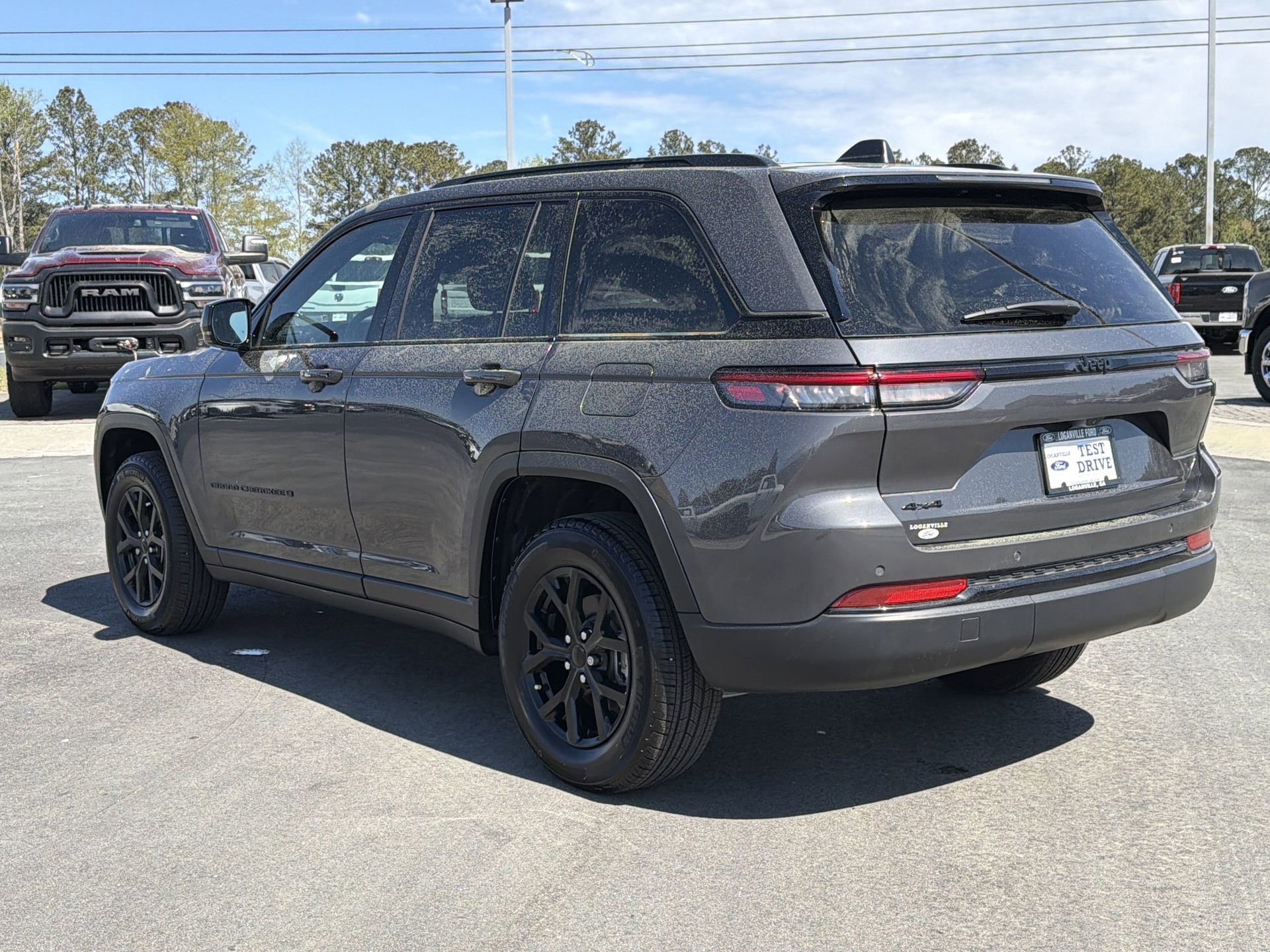 Used 2025 Jeep Grand Cherokee Altitude image 22