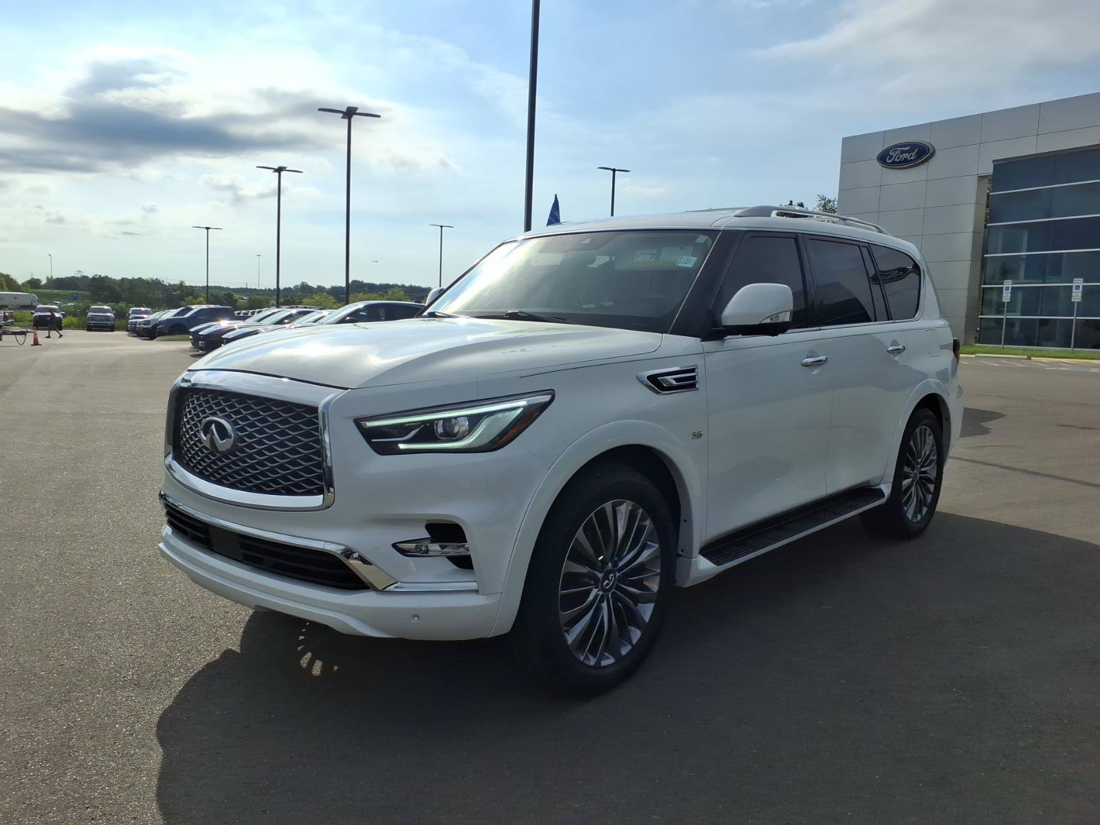 Used 2019 INFINITI QX80 Luxe w/ 22" Wheel Package AWD/4WD image 7
