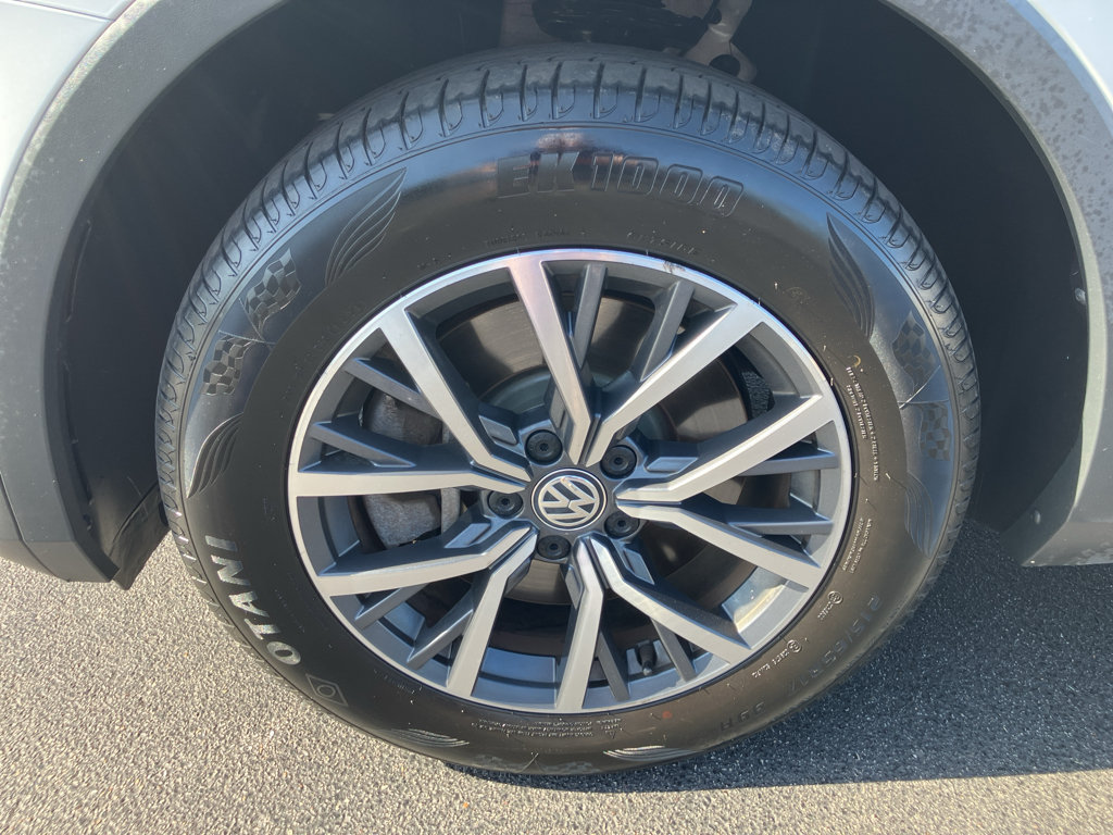 Used 2019 Volkswagen Tiguan SE AWD/4WD image 11