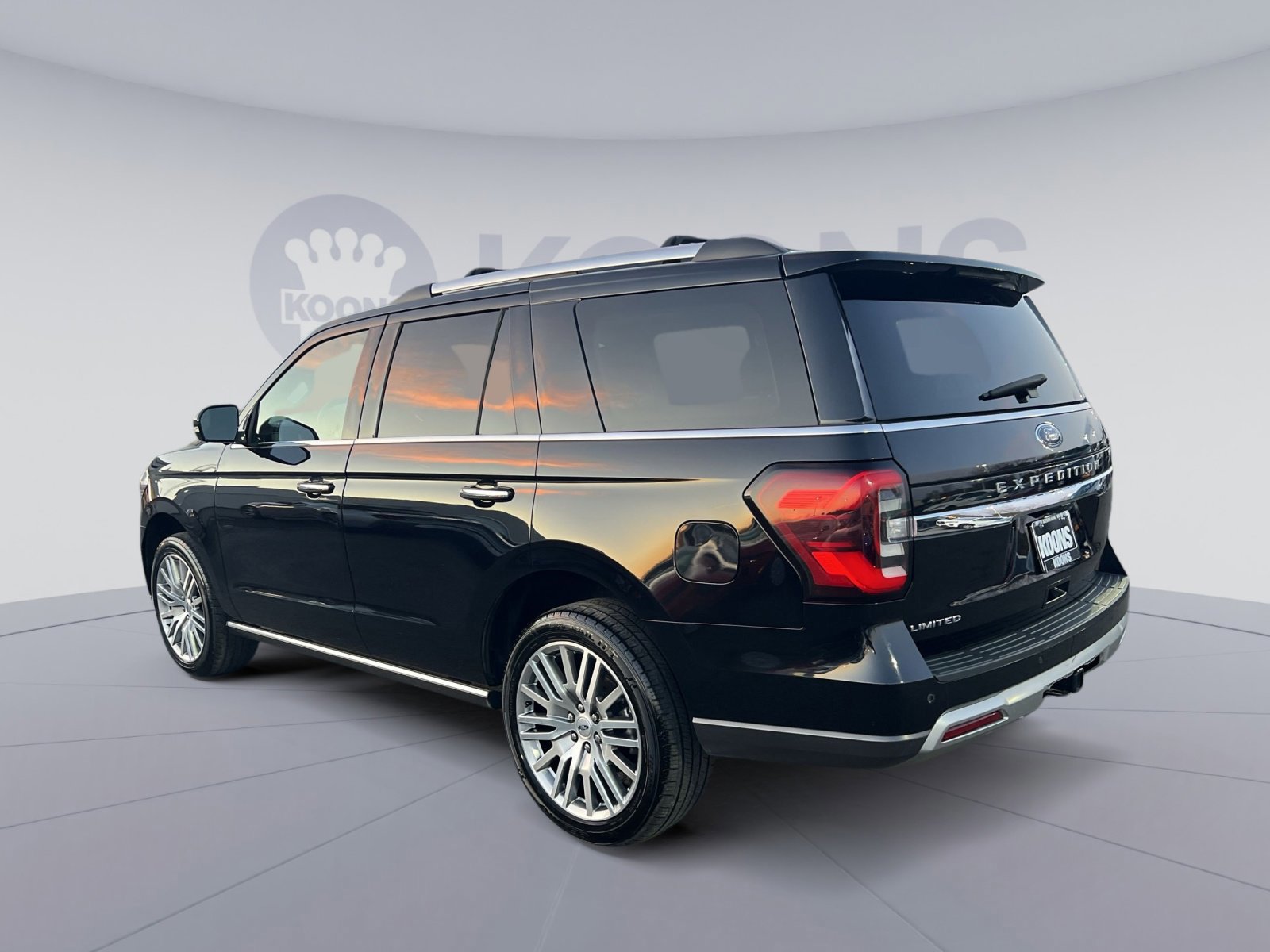 Certified 2024 Ford Expedition Limited image 3