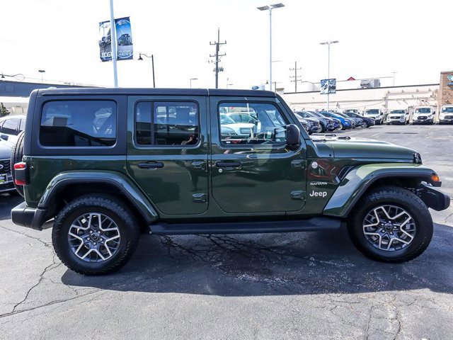 Used 2024 Jeep Wrangler Unlimited Sahara AWD/4WD image 9