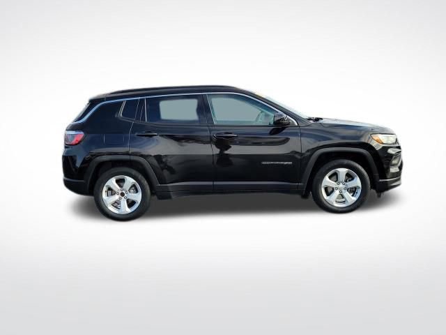 Used 2022 Jeep Compass Latitude image 8