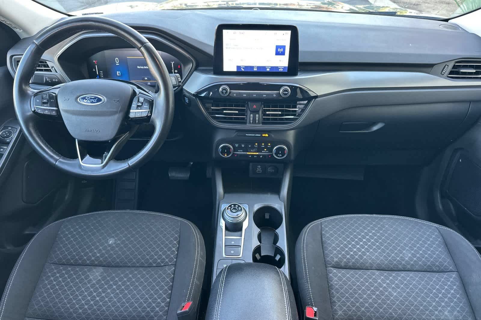 Certified 2024 Ford Escape Active AWD/4WD image 3