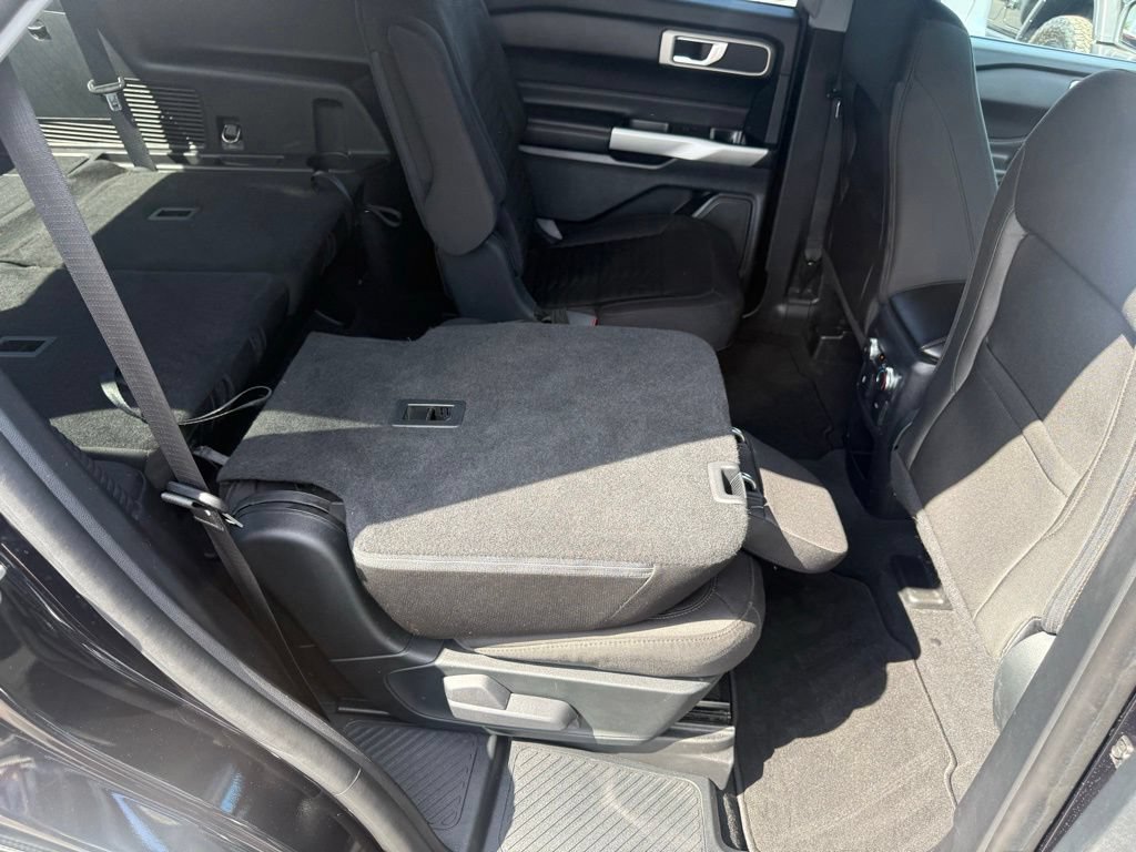 Certified 2021 Ford Explorer XLT RWD image 58