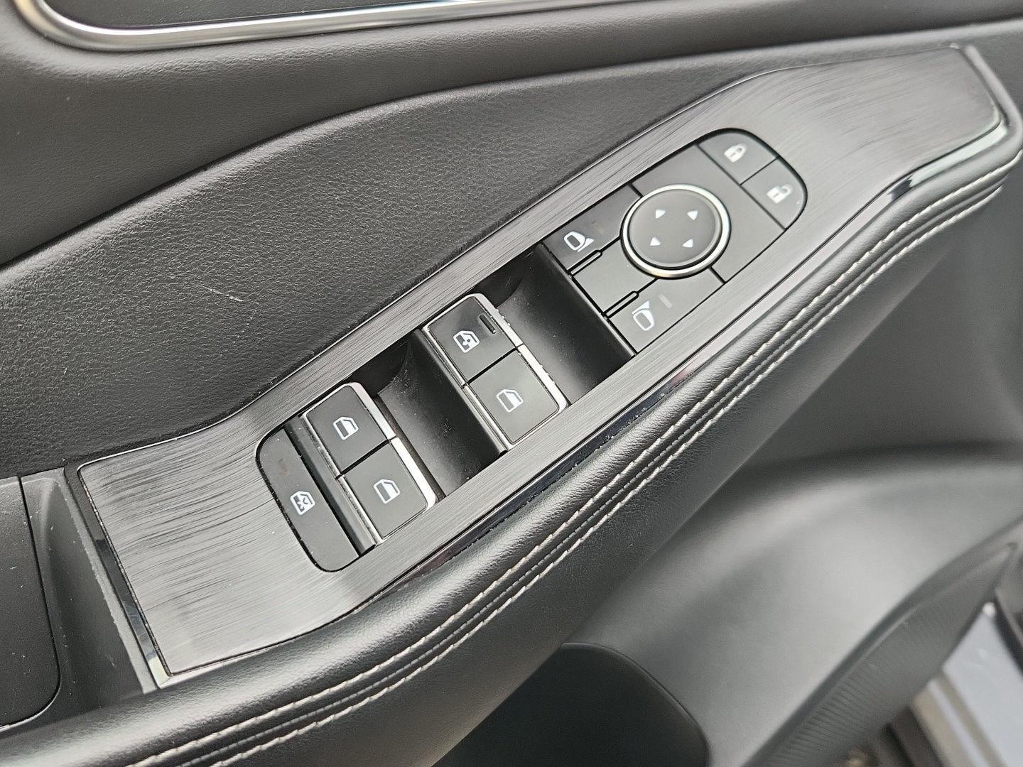 Used 2021 Nissan Rogue Platinum AWD/4WD image 16