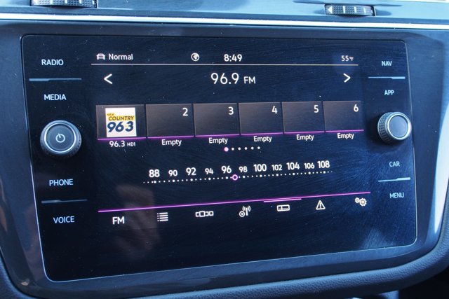 Used 2022 Volkswagen Tiguan SEL R-Line AWD/4WD image 29