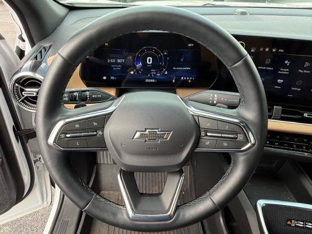 Used 2025 Chevrolet Equinox ACTIV w/ Safety and Technology Package FWD image 13