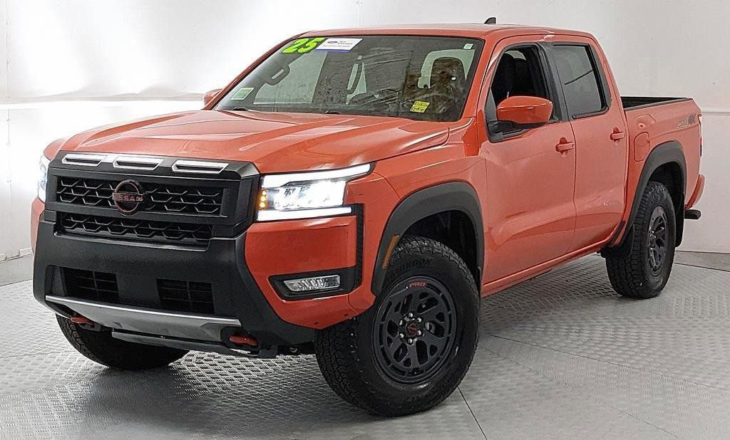 Used 2025 Nissan Frontier PRO-4X w/ Interior Protection Package AWD/4WD image 6