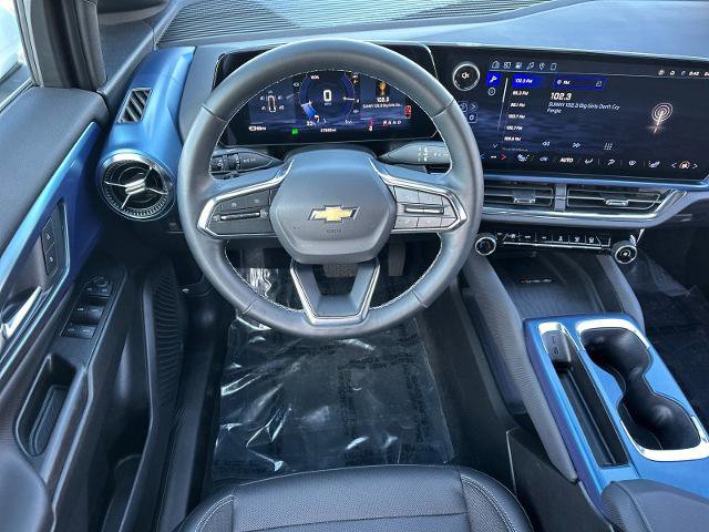 Used 2025 Chevrolet Equinox EV LT w/ Convenience Package image 13