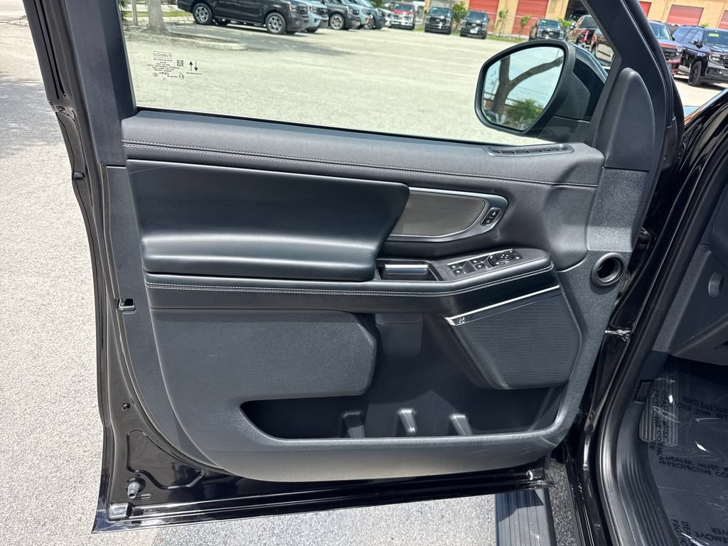 Certified 2025 Ford Expedition Max Platinum AWD/4WD image 15
