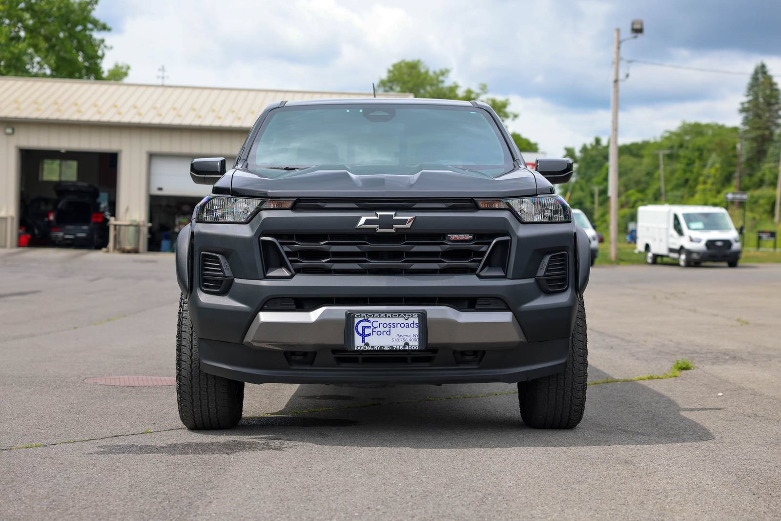 Used 2024 Chevrolet Colorado Trail Boss w/ Advanced Trailering Package AWD/4WD image 2