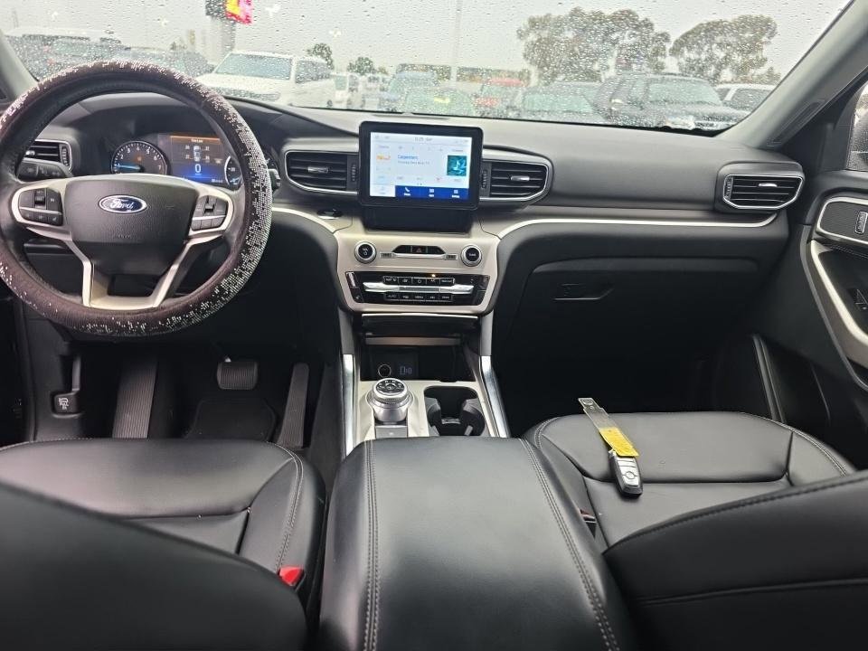 Certified 2022 Ford Explorer XLT w/ Equipment Group 202A image 5
