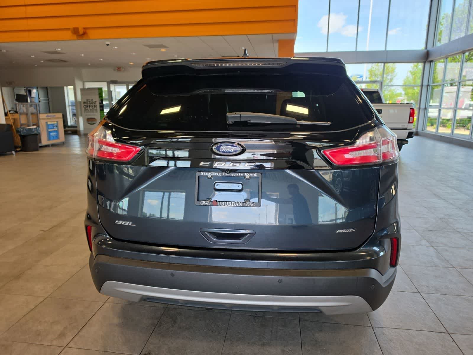 Certified 2022 Ford Edge SEL w/ Convenience Package AWD/4WD image 9