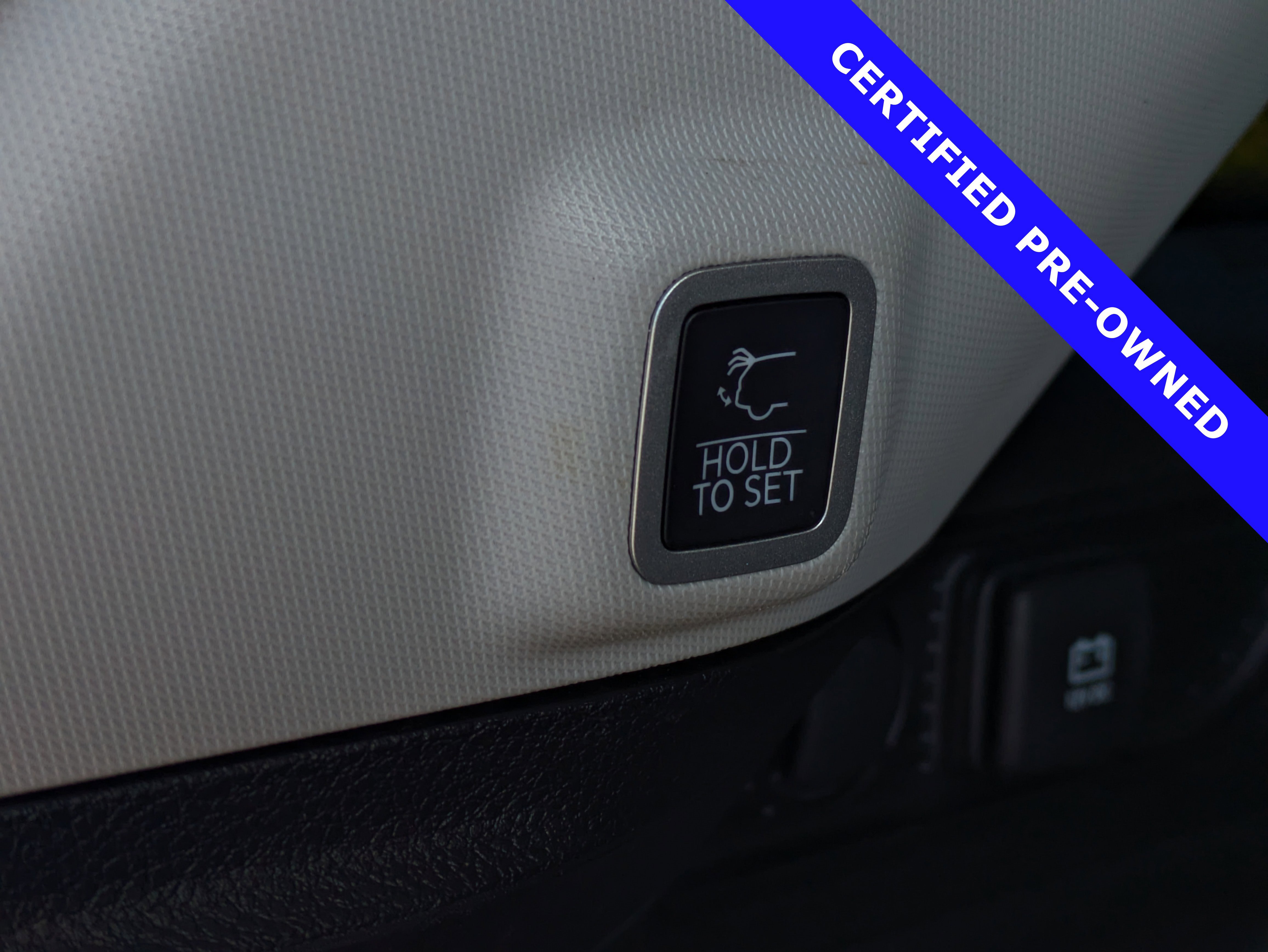 Used 2022 Jeep Grand Cherokee Limited image 13