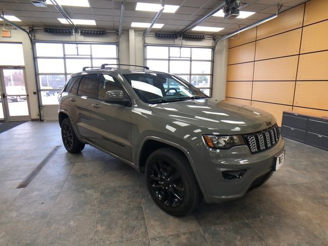 Used 2020 Jeep Grand Cherokee Altitude image 7