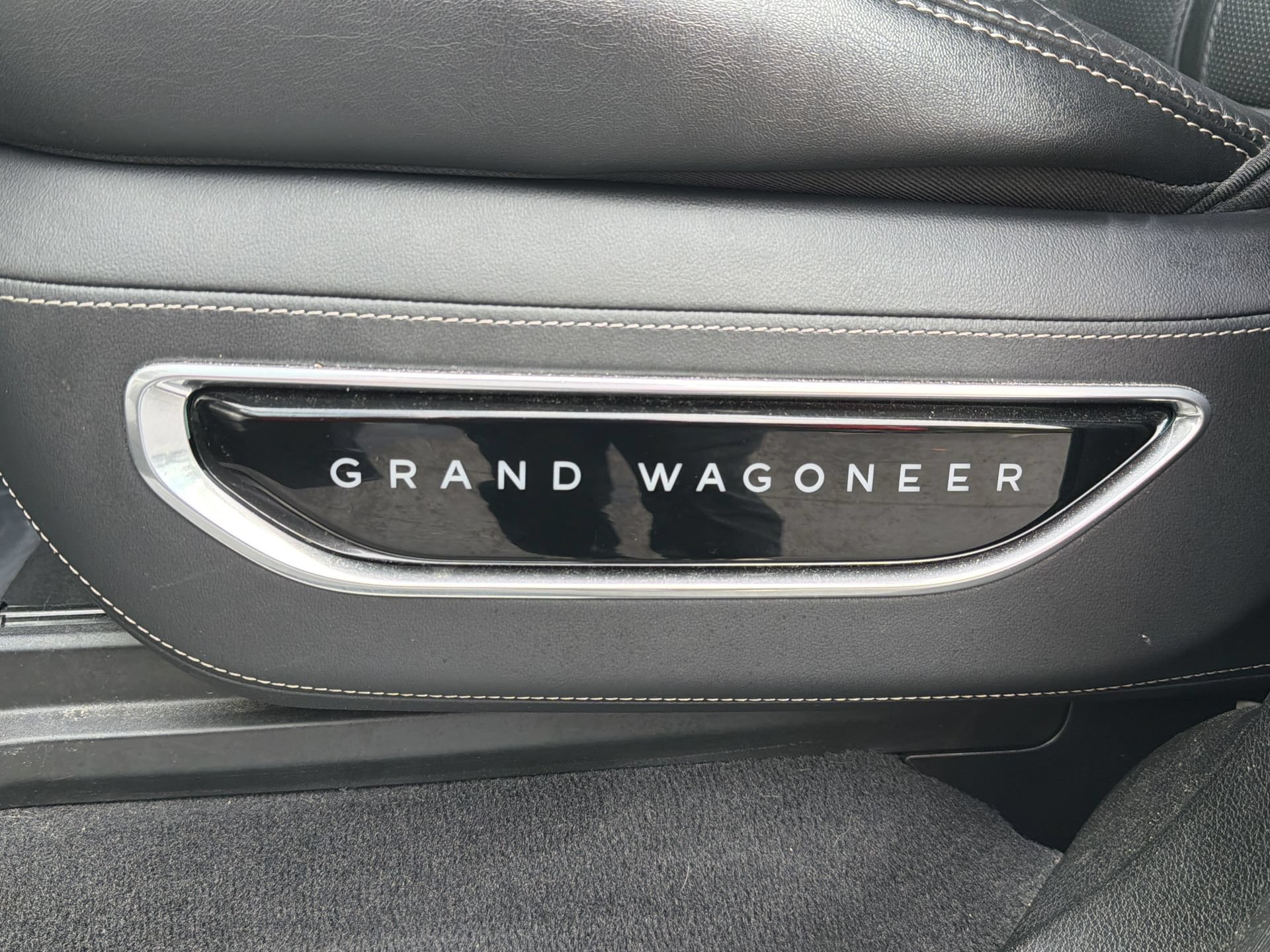 Used 2022 Jeep Grand Wagoneer Series I w/ Flexible Seating Group AWD/4WD image 38