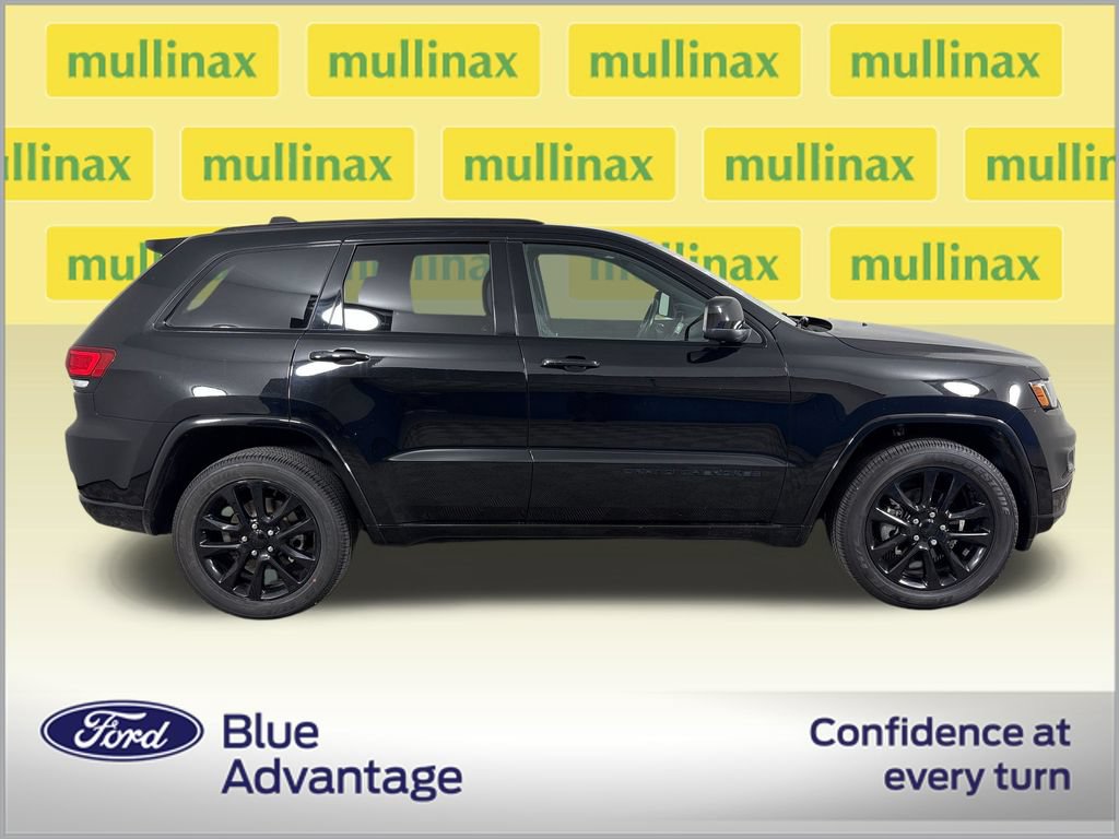 Used 2020 Jeep Grand Cherokee Altitude AWD/4WD image 2