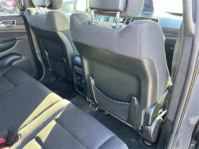 Used 2018 Jeep Grand Cherokee Laredo image 25