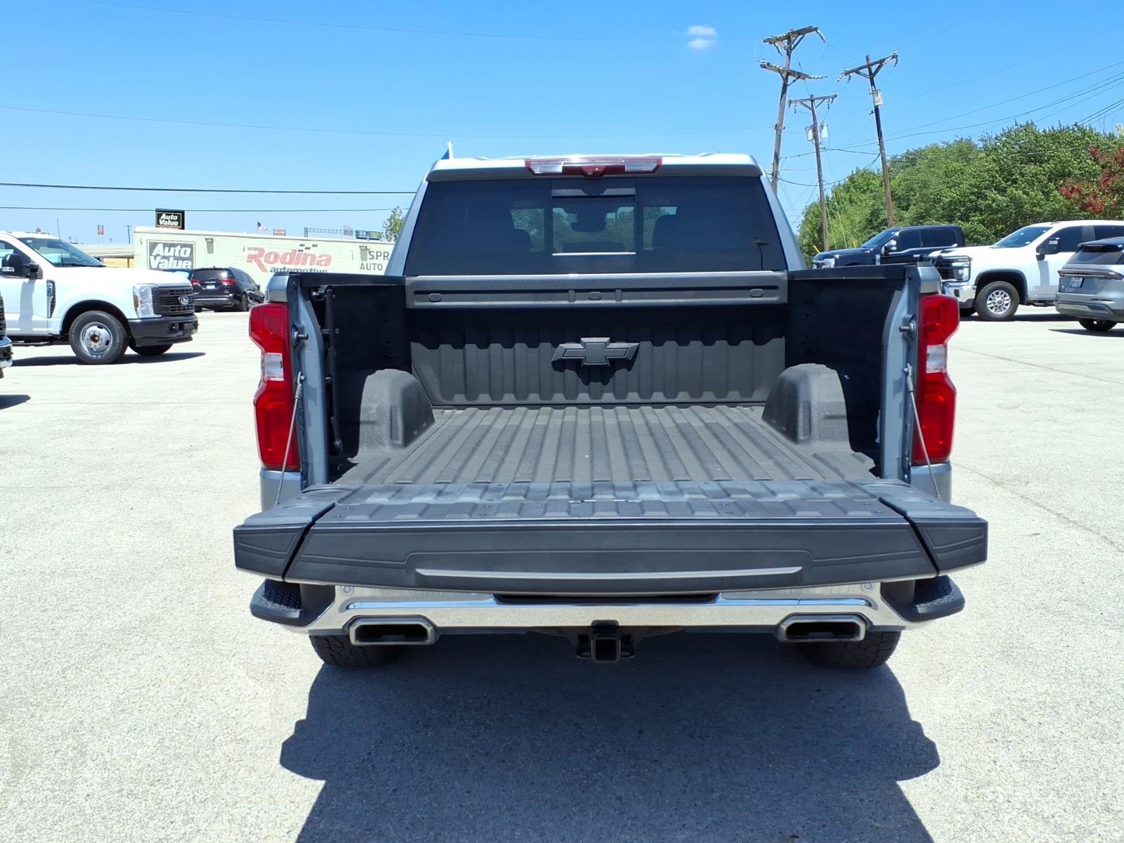 Used 2024 Chevrolet Silverado 1500 LTZ AWD/4WD image 9