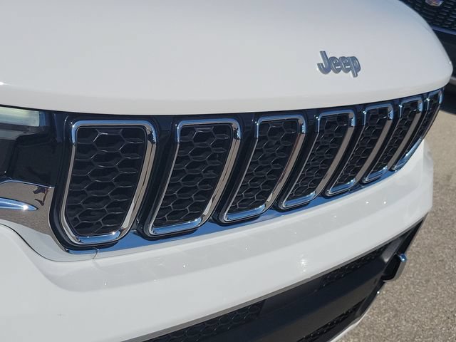 Used 2024 Jeep Grand Cherokee Overland AWD/4WD image 15