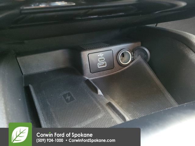 Certified 2025 Ford Escape Platinum image 33