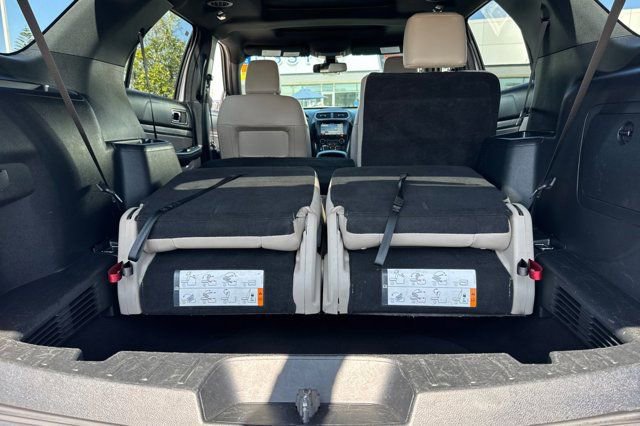 Certified 2018 Ford Explorer XLT w/ Equipment Group 202A image 18