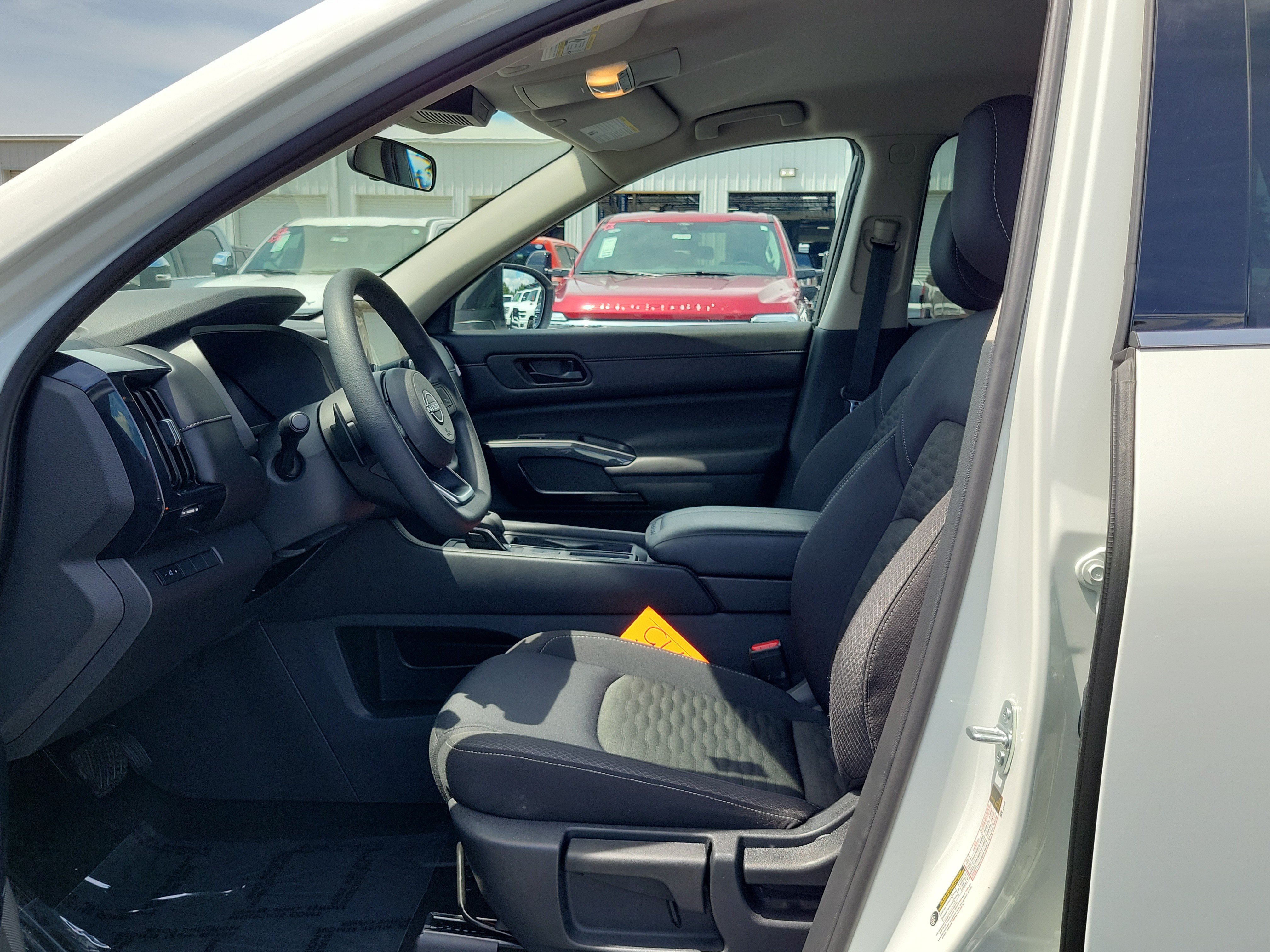 Used 2025 Nissan Pathfinder S FWD image 20