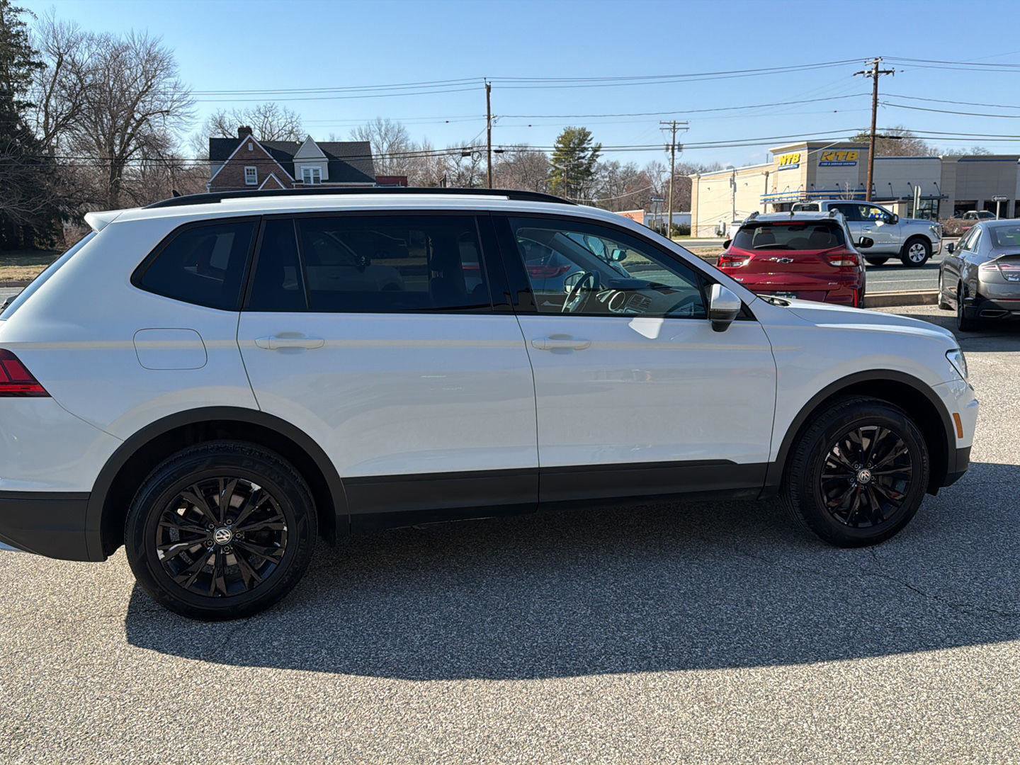 Used 2020 Volkswagen Tiguan S image 6