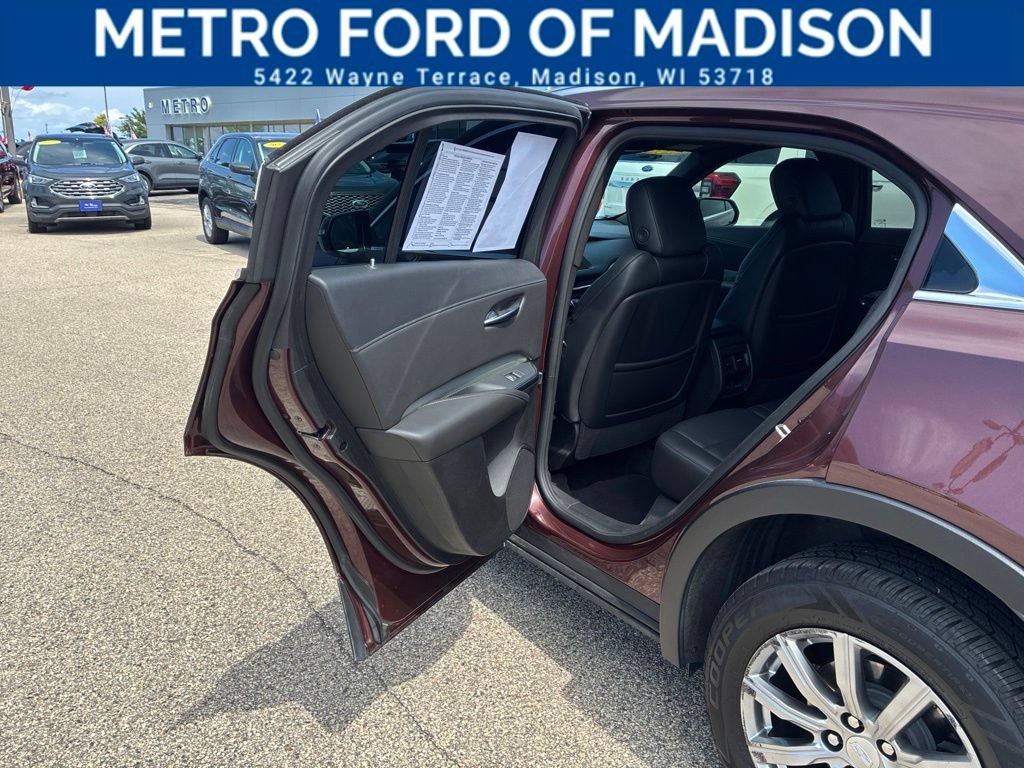 Used 2023 Cadillac XT4 Premium Luxury FWD image 36