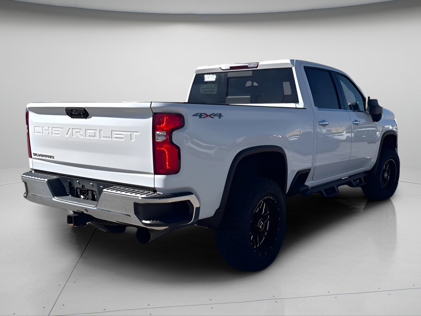 Used 2020 Chevrolet Silverado 3500 LTZ w/ LTZ Convenience Package AWD/4WD image 5