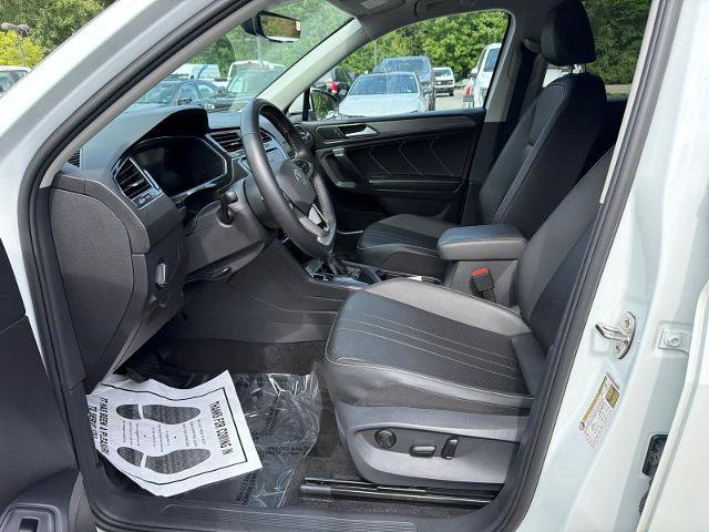 Used 2023 Volkswagen Tiguan SE FWD image 9