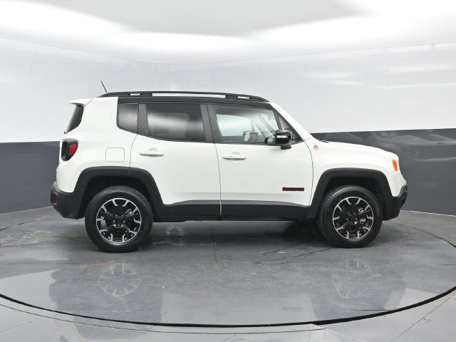 Used 2023 Jeep Renegade Trailhawk AWD/4WD image 3
