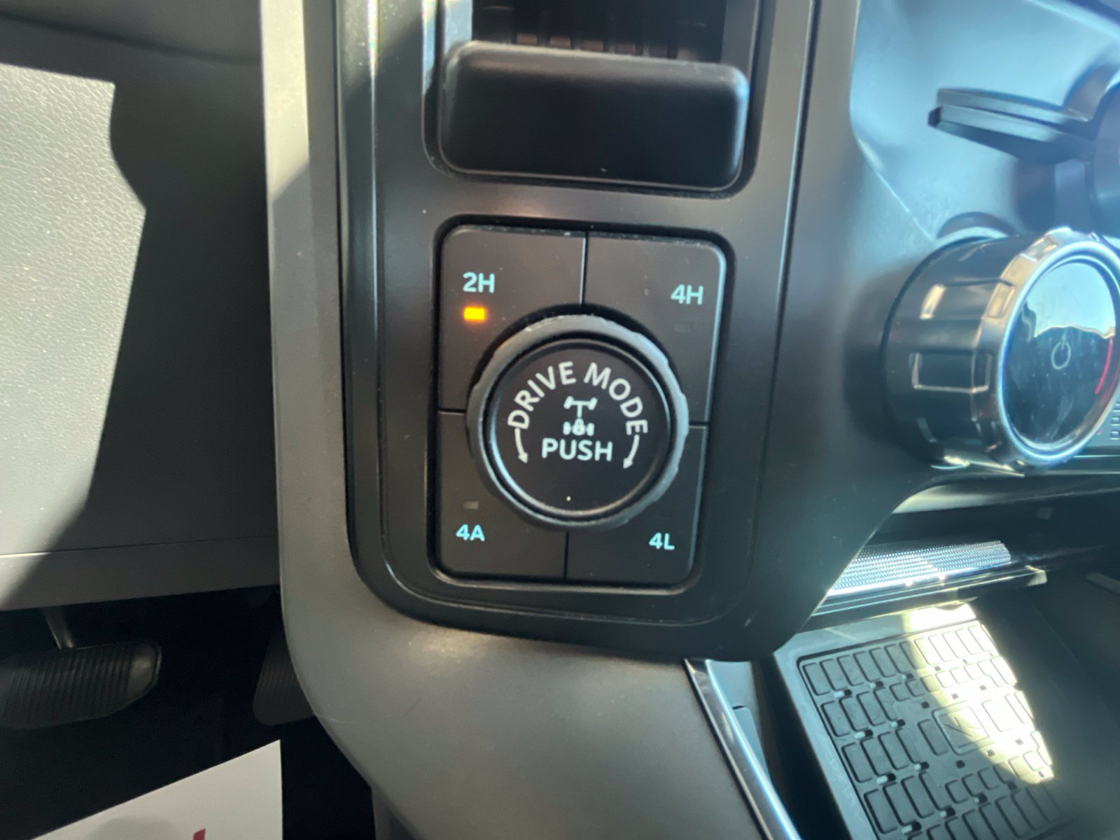 Certified 2024 Ford F150 Lariat AWD/4WD image 24