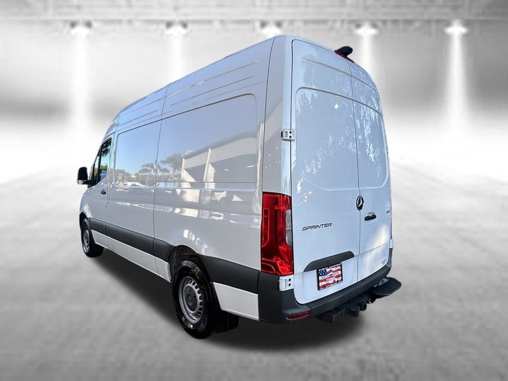 Used 2025 Mercedes-Benz Sprinter 2500 image 6