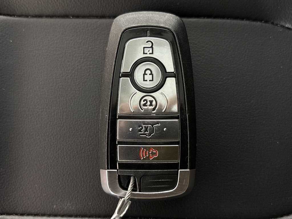 Certified 2025 Ford Expedition Platinum w/ Driver's Package AWD/4WD image 34