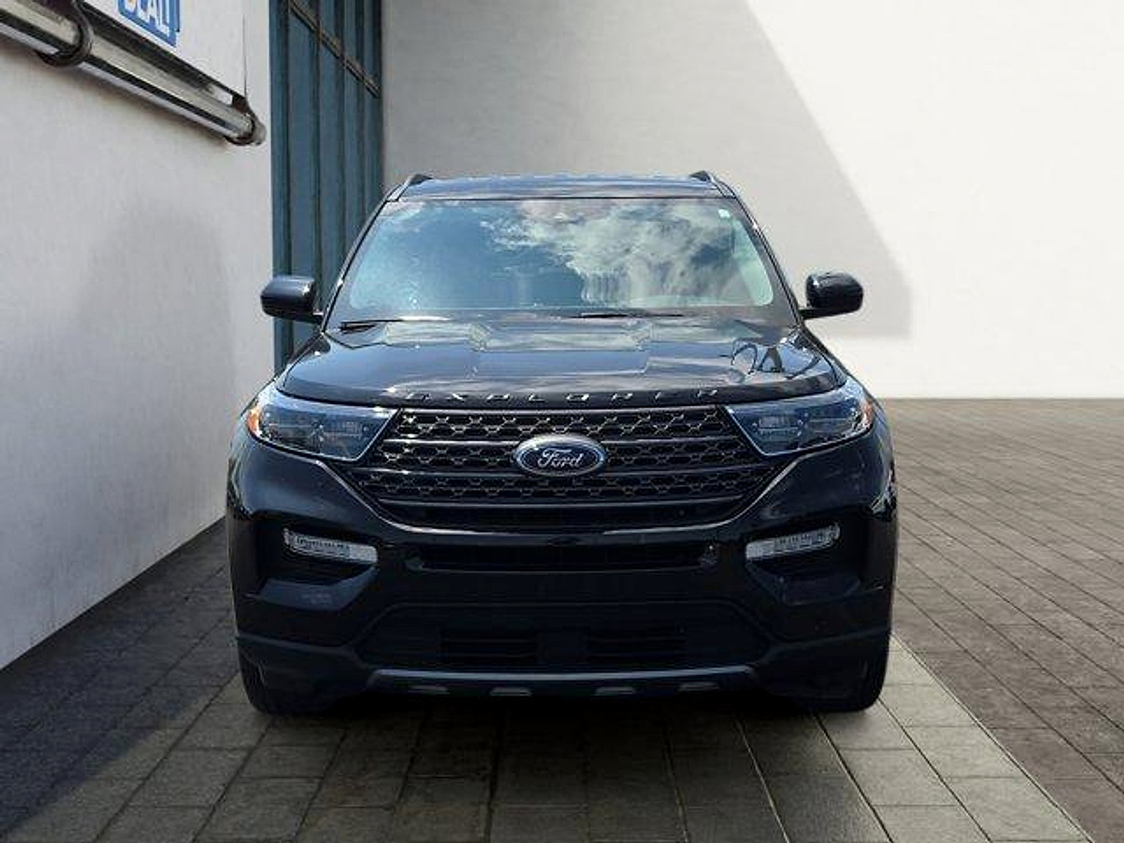 Certified 2023 Ford Explorer XLT w/ Equipment Group 202A AWD/4WD image 8