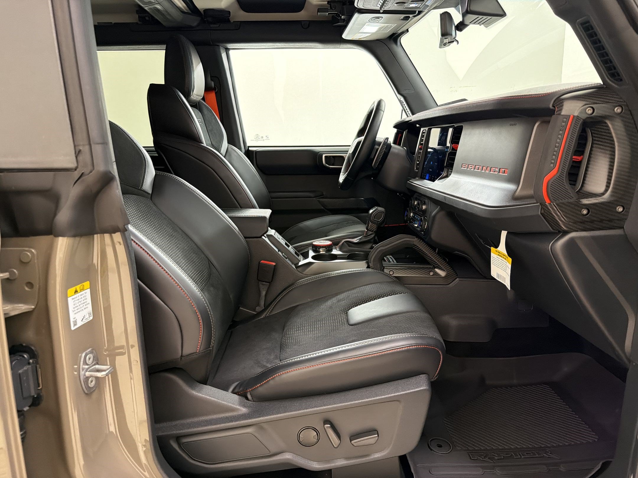 Certified 2025 Ford Bronco Raptor w/ Interior Carbon Fiber Pack AWD/4WD image 27