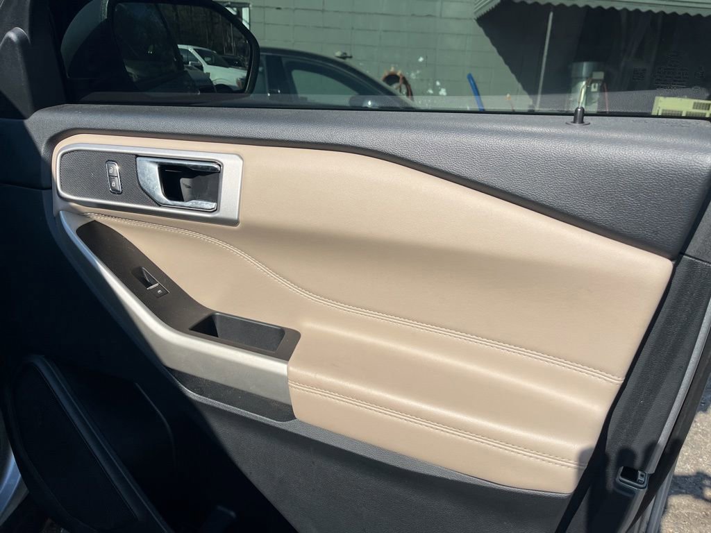 Certified 2022 Ford Explorer XLT w/ Equipment Group 202A image 21