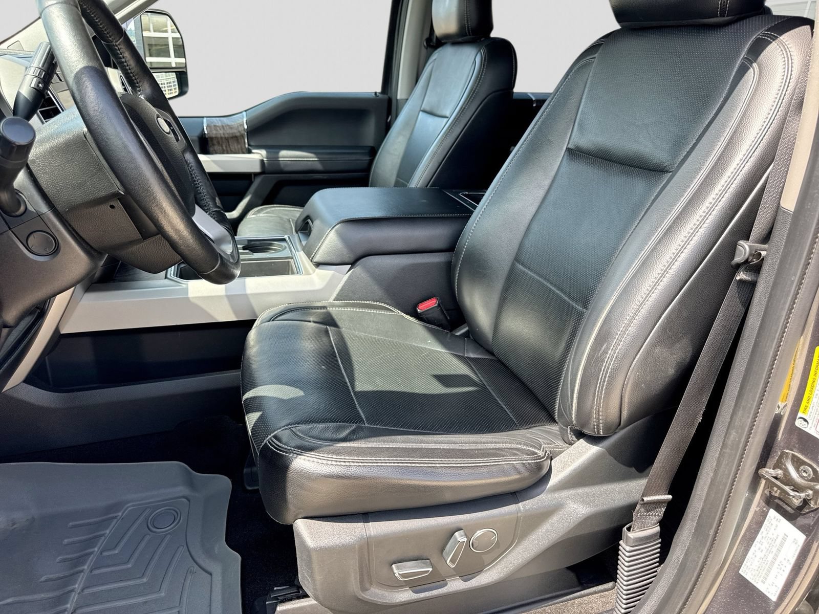 Certified 2017 Ford F350 Lariat w/ Lariat Ultimate Package AWD/4WD image 19