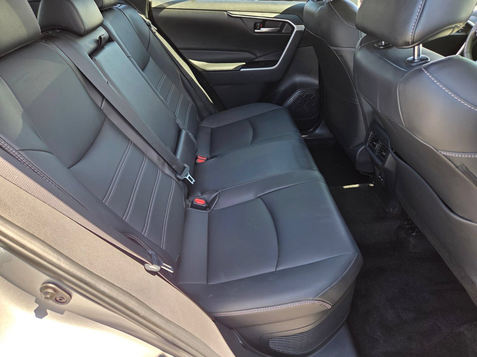 Used 2024 Toyota RAV4 XLE Premium w/ Weather Package AWD/4WD image 15