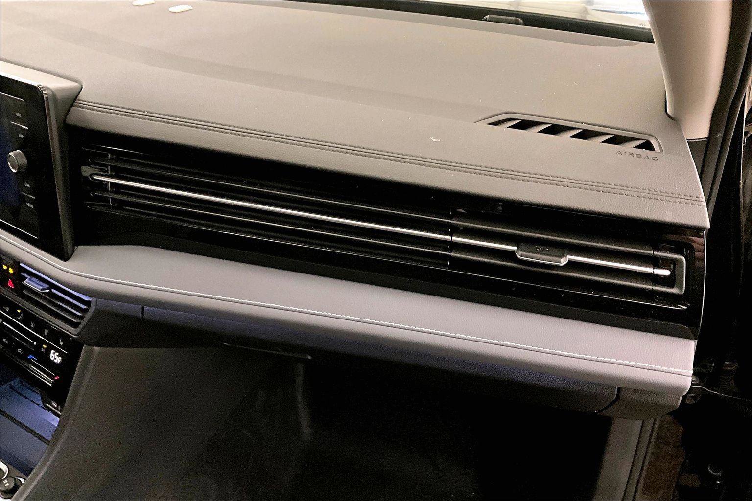 Used 2025 Volkswagen Jetta SEL image 15