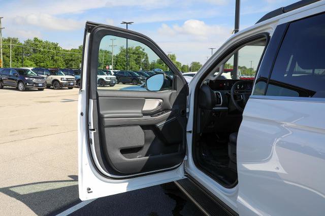 Certified 2025 Ford Expedition Active AWD/4WD image 22